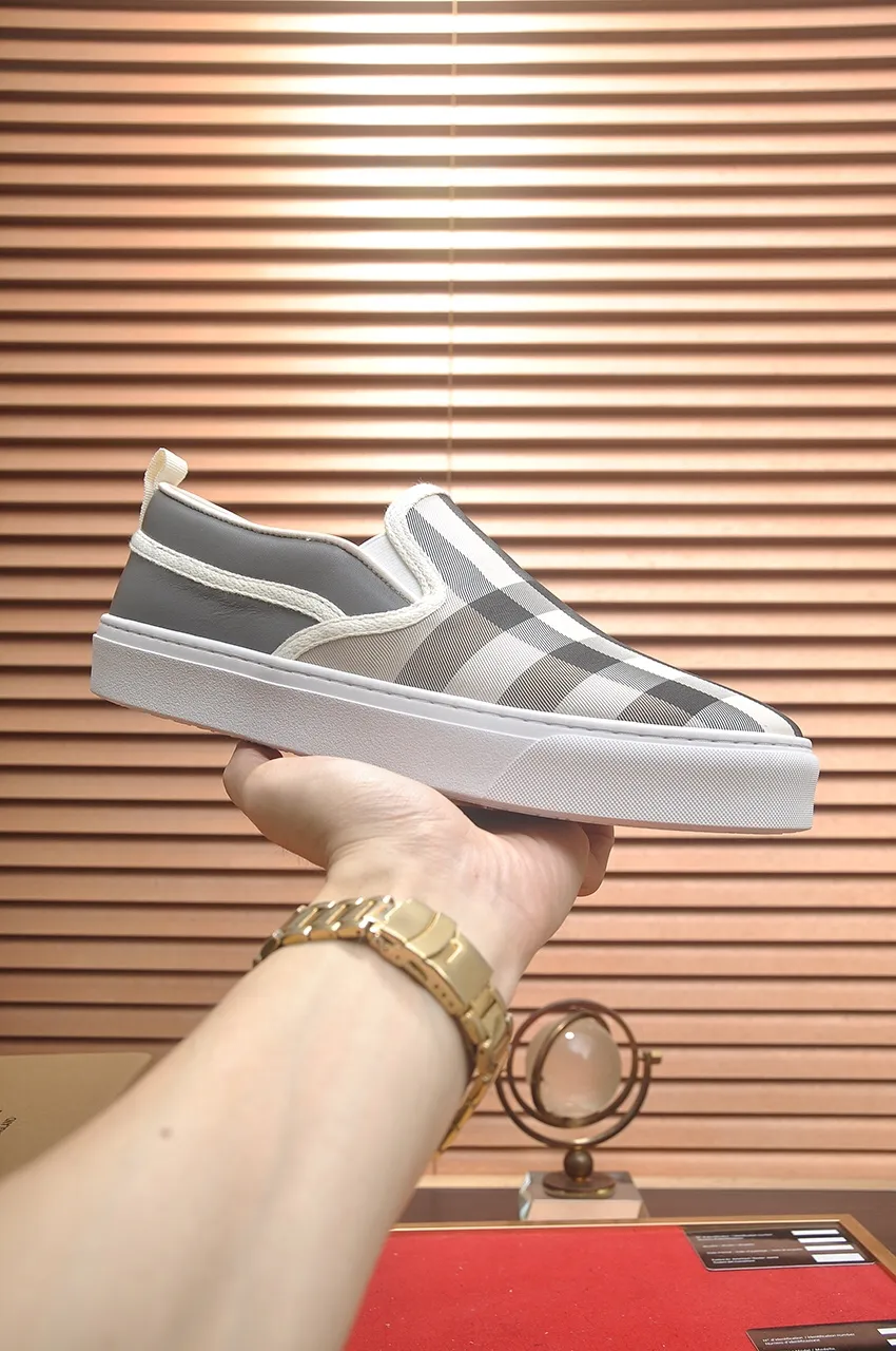 Men's shoes 💰400💶【Burberry】Classic low-top sneakers｜Imported cowhide with classic plaid fabric｜Sheepskin lining｜Original outsole｜Fine workmanship and comfortable to wear Size: 38-44 (customized at 45)